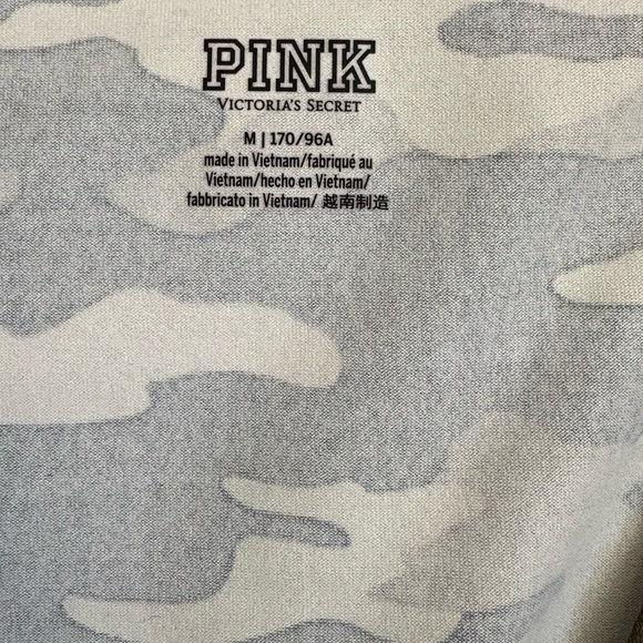 PINK Victoria’s Secret Ultimate Wrap Top Womens Medium Green Camo Athletic Top - Picture 7 of 9